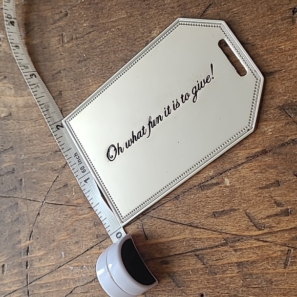 Neiman Marcus Silvertone Gift Tag - Picture 4 of 4